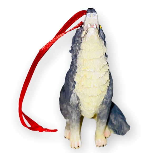 Southwest Wolf Christmas Ornament - Picture 2 of 3